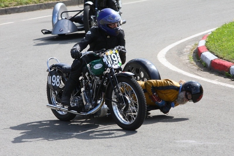 XV. wyścigi sportowych motocykli zabytkowych i sidecarów w...