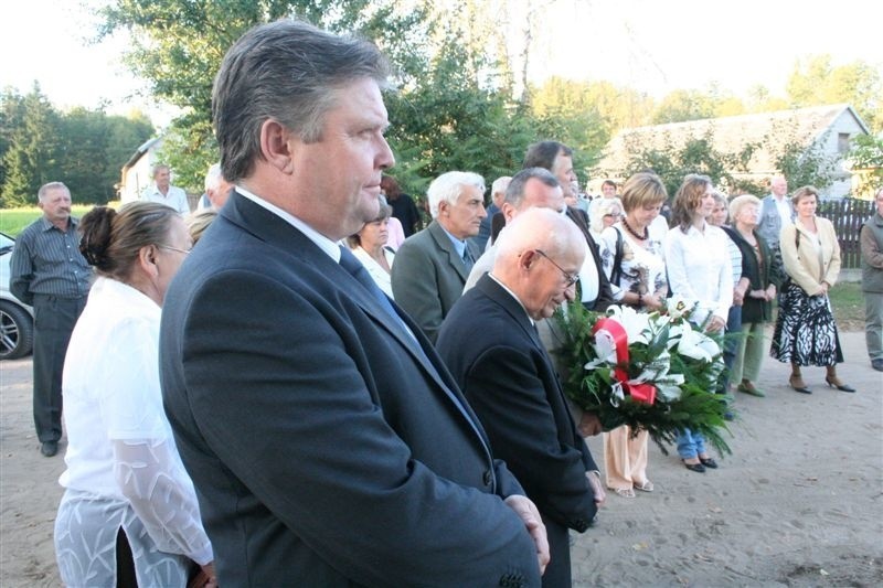 W Bojanach stanął obelisk. 