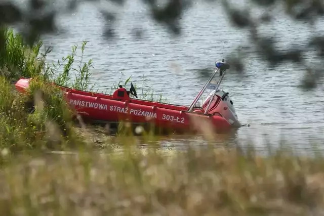 Dryfujące po tafli jeziora zwłoki zauważył jeden z mieszkańców.