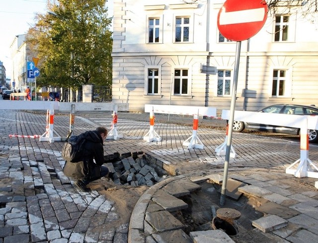 Woda wypłukała ludzkie szczątki przy ul. św. Ducha w Szczecinie