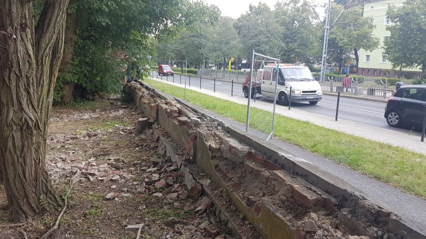 Ruszył remont ogrodzenia na Cmentarzu Centralnym w Szczecinie
