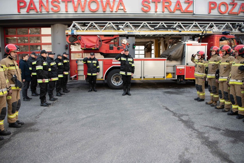 Lublin. Po blisko 37 latach służby na emeryturę przeszedł asp. sztab. Piotr Gryta