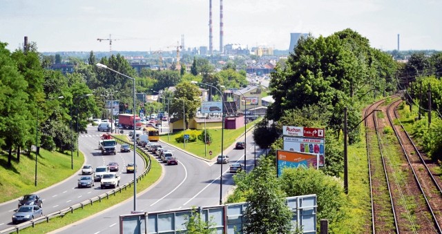 Tory miałyby biec też w lewo po estakadach nad skrzyżowaniem ul. Powstańców Wielkopolskich i Wielickiej w stronę Dworca Gł.