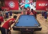 Lewandowski at the pool table. Awesome!