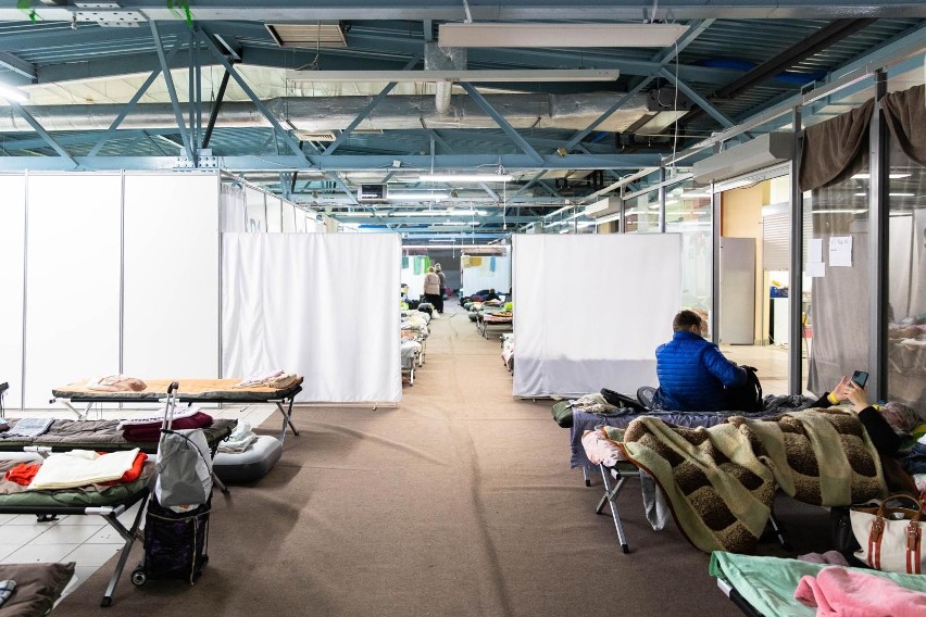 Rzeszowskie centrum pomocy uchodźcom w Full Markecie pomaga, ale i samo potrzebuje pomocy [ZDJĘCIA]