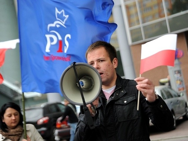 Młodzieżówka PiS-u zorganizowała dziś happening.