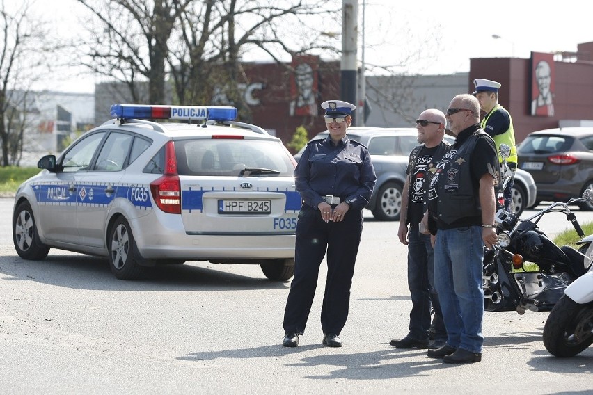 Akcja łódzkich policjantów i motocyklistów. Patrz w...