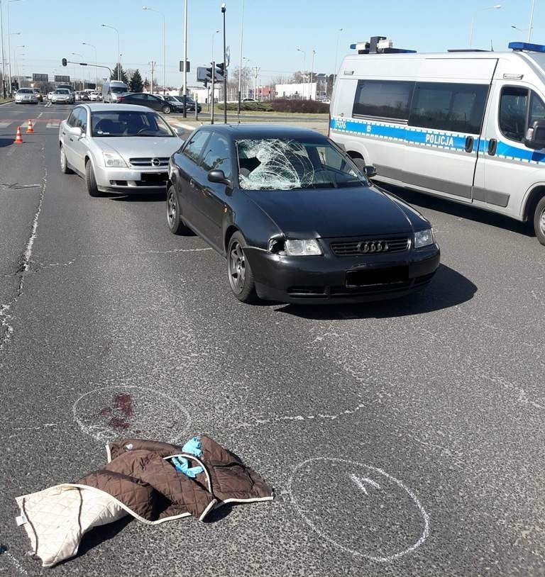 Tragiczny wypadek na Sikorskiego. Starsza kobieta potrącona...