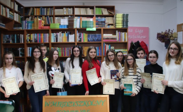W konkursie ortograficznym w Oleśnicy wzięli udział uczniowie ze szkół w: Kurozwękach, Rytwianach,Tuczęp i Oleśnicy.