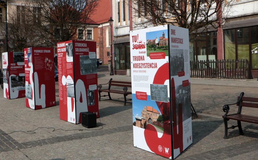 Plenerową wystawę IPN-u „Tu rodziła się Solidarność”  na...