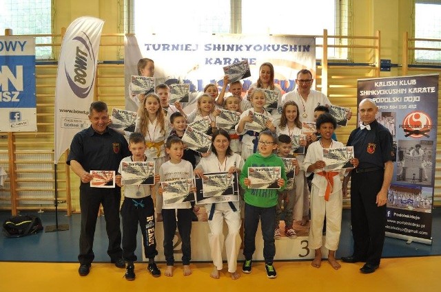Skarżyscy karatecy powiększyli w Kaliszu swą medalową kolekcję o czternaście „krążków”.