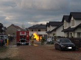 Poważny pożar skrzynki gazowej w Dębienku pod Poznaniem. Ewakuowano mieszkańców. Zobacz zdjęcia
