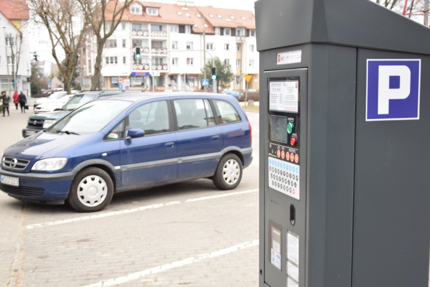 Ostrołęka. Od 1 marca nowe stawki opłat za parkowanie w mieście. Strefa płatnego parkowania rozszerzona