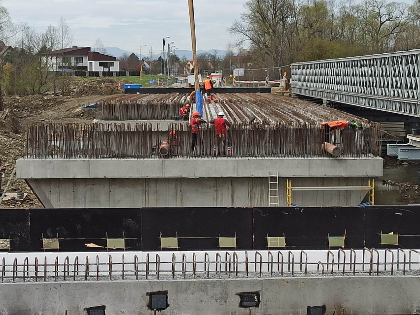 Nowy most na Kamienicy w Nowym Sączu ma być gotowy pod...