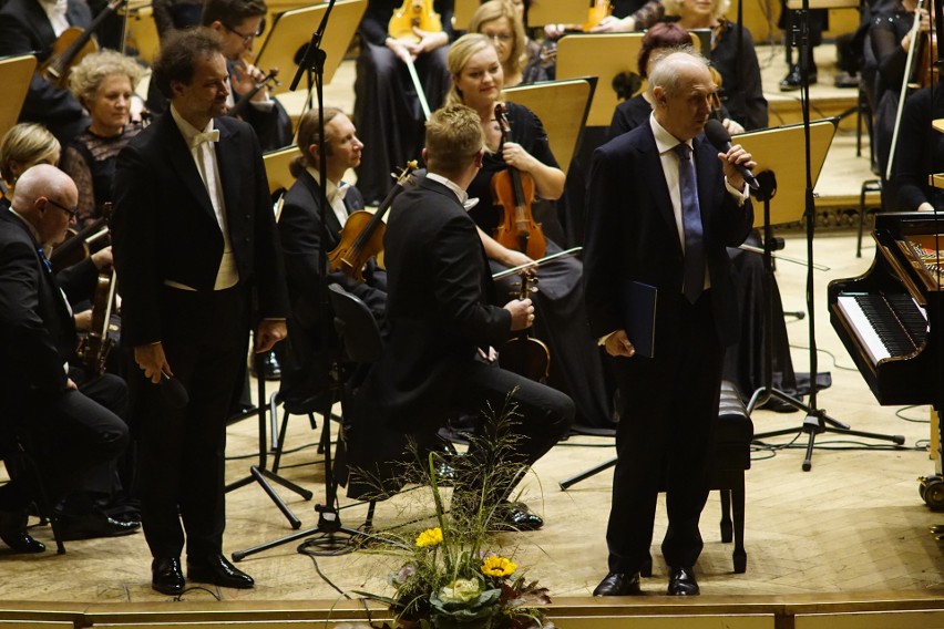 Filharmonia Poznańska w piątek, 30 września wieczorem...