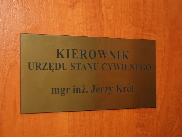 Jerzy Król, dyrektor Urzędu Stanu Cywilnego w Kielcach: - To prawda, że aktualnie nie mam odpowiedniego wykształcenia do sprawowania tej funkcji. Podjąłem się jej, bo takie otrzymałem polecenie od moich przełożonych.