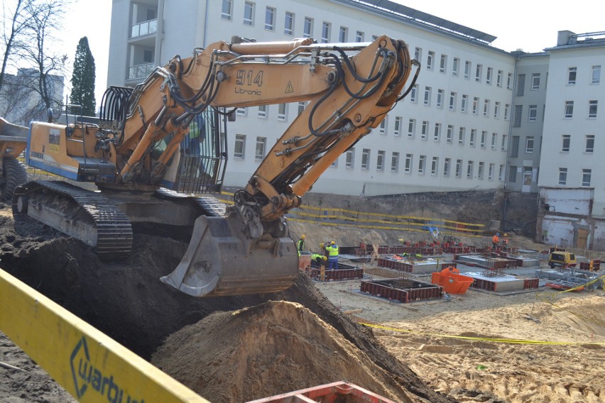 Sosnowiec: trwa budowa nowoczesnego bloku operacyjnego ZDJĘCIA i WIDEO