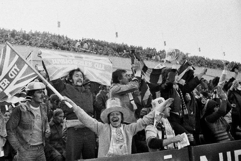 Archiwalne zdjęcia stadionu, piłkarzy, działaczy i kibiców...