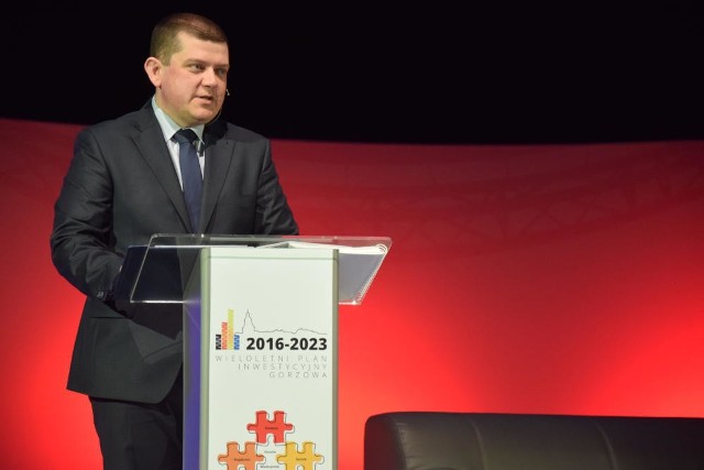 Prezydent Gorzowa Jacek Wójcicki przedstawia wieloletni plan inwestycyjny.