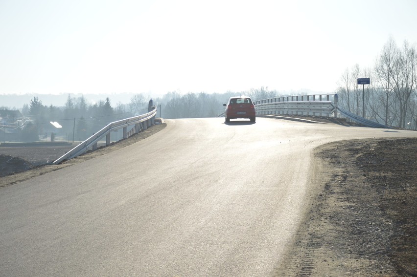 Nowy most w Wieruszycach już przejezdny. Wybudowano go w ekspresowym tempie [ZDJĘCIA]