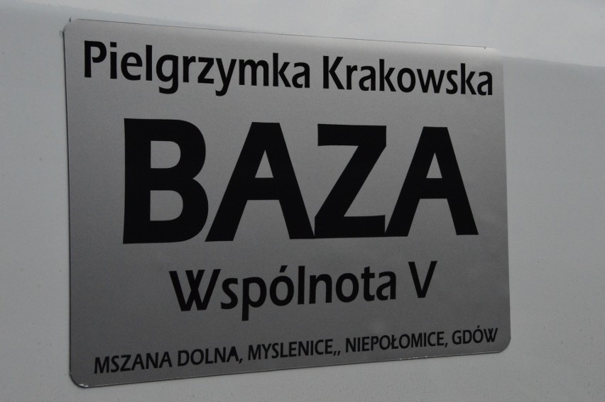 Myślenice. Piesza Pielgrzymka Krakowska wyruszyła w drogę [ZDJĘCIA]