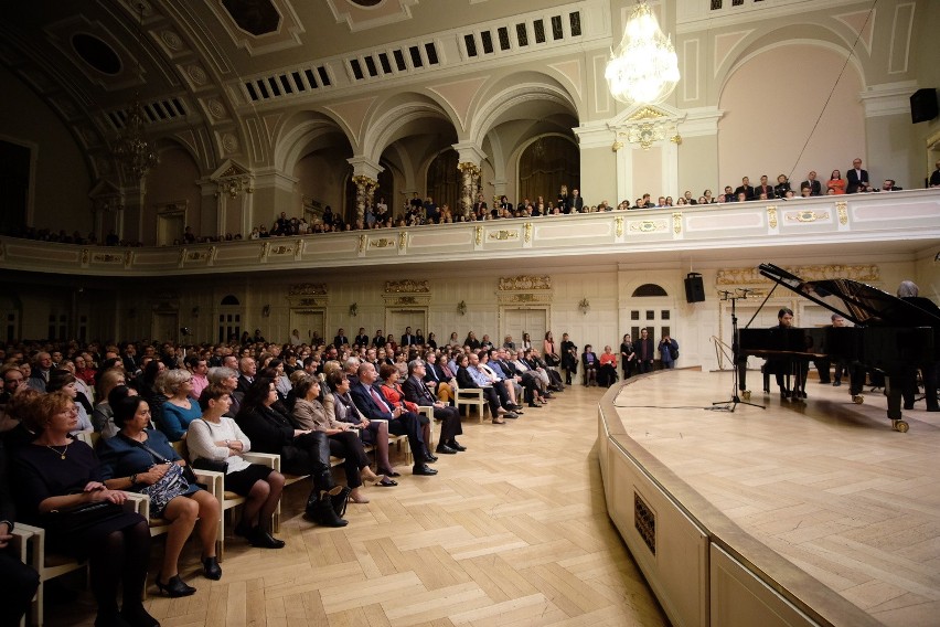 Publiczność, Amadeus i Georgijs Osokins