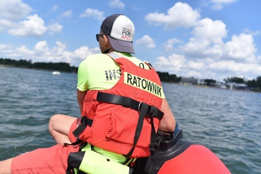 Trwa śledztwo po tragedii w Boszkowie. 15-latek utonął po skoku do wody. Na rowerze wodnym nie było kapoków i koła ratunkowego