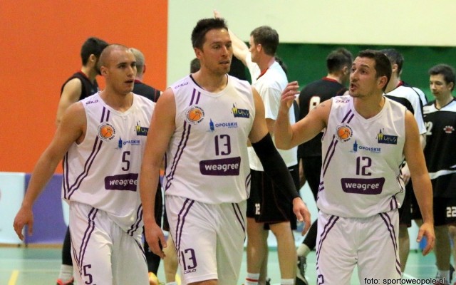 Zawodnicy zespołu z Opola wygrali rozgrywki wojewódzkiej 3 ligi koszykarzy.