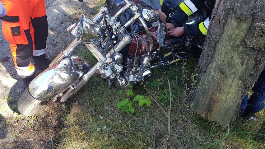 Hel: 65-letni motocyklista z Wołomina motocyklem wjechał w...