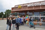 Stargard: McDonald's otwarty! Tłumy przyszły sobie pojeść [zdjęcia, wideo]