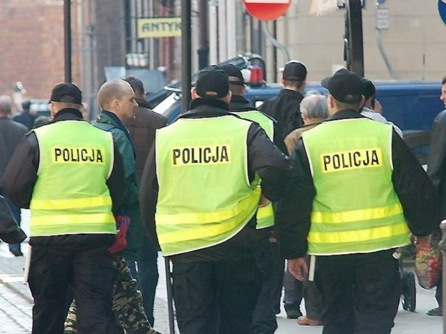 Bijatyka w Bydgoszczy. Policja zatrzymała pięciu pijanych mężczyzn