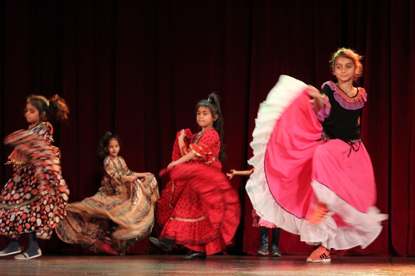 Dzień romski w Zabrzu. Piękne stroje, tańce i cygańska kultura. ZDJĘCIA