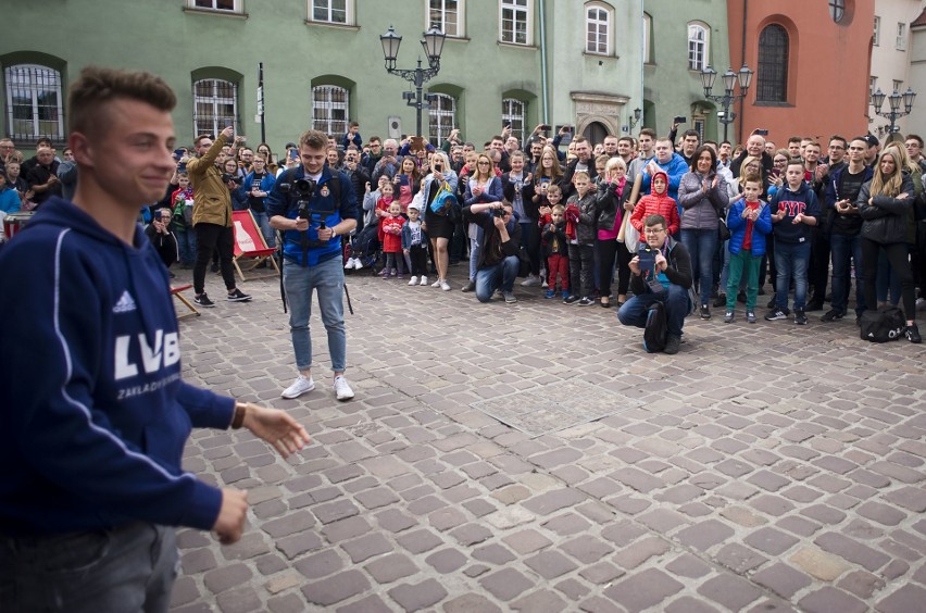 Nie lada gratka dla kibiców "Białej Gwiazdy" - w czwartkowe...