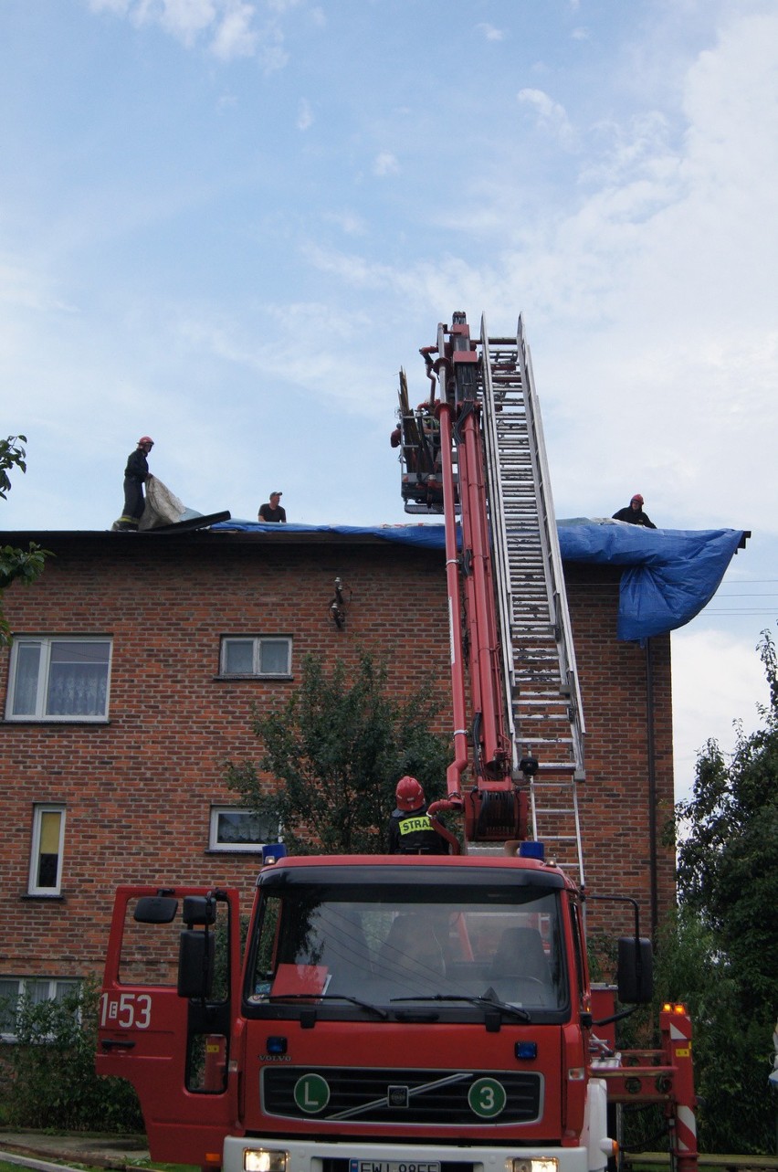 W miejscowości Biała Rządowa nawałnica zerwała dachy z 14...