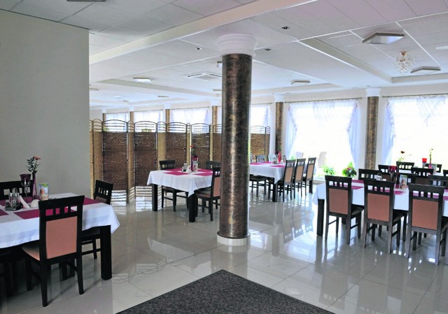 Restauracja Królewska w Suchorzu to lokal o wysokim standardzie, ze smaczną kuchnią oraz miłą i profesjonalną obsługą.