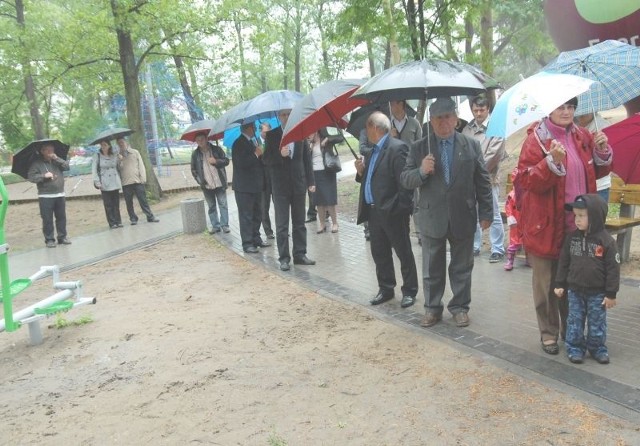 Zebrani zwiedzili cały park. Następnie uroczystość przeniosła się do hali im. A. Gołasia.