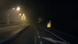 W środku nocy autostradą A4 maszeruje człowiek. Nagranie mrozi krew w żyłach! Zobaczcie film