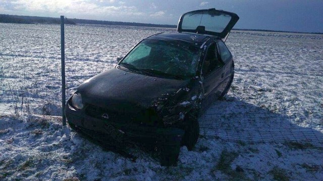 Opel Corsa wypadł z drogi na 205 kilometrze A4.
