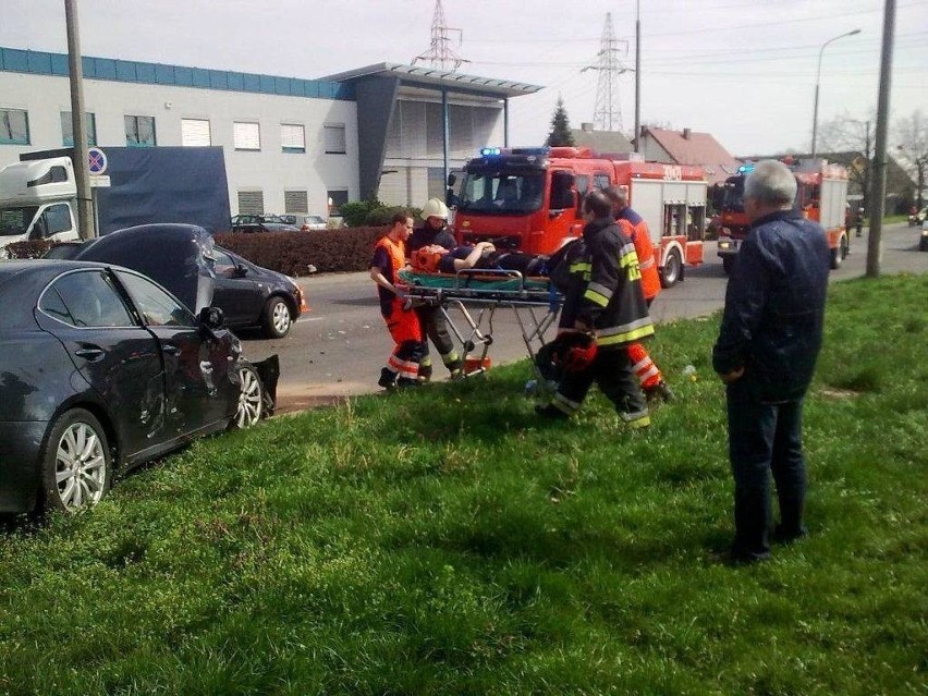 Lexus zderzył się z oplem.