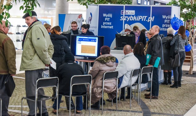 W ubiegłym roku w bydgoskim Focusie wielu chętnych skorzystało z bezpłatnej pomocy w wypełnieniu PIT-a.