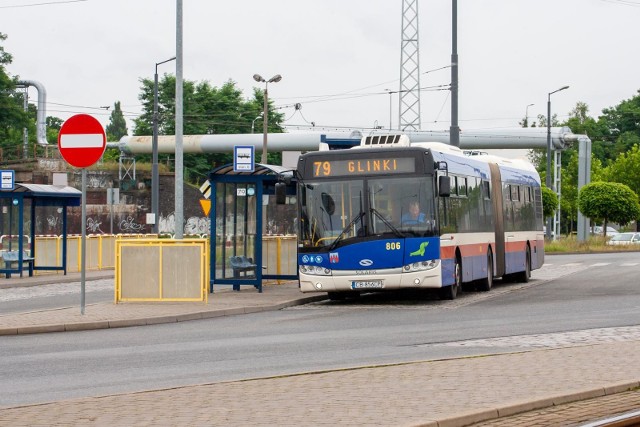 We wtorek (1 września) wraca szkolny rozkład jazdy autobusów i tramwajów.