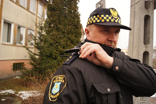 Policjanci dopiero czekają na tego rodzaju urządzenia, ale są formacje, które już z nich korzystają. I jak podkreślają, już tylko sama świadomość, że interwencja jest nagrywana, tonuje agresję. Więcej przeczytacie już w piątek w Magazynie "Expressu Bydgoskiego". Zobacz na kolejnej stronie, co jeszcze przygotowali nasi reporterzy w tym tygodniu.