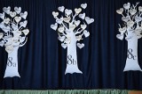 Pożegnanie ósmoklasistów Szkoły Podstawowej w Skalbmierzu. Były podziękowania, gratulacje i „Dumka na dwa serca”. Zobaczcie zdjęcia