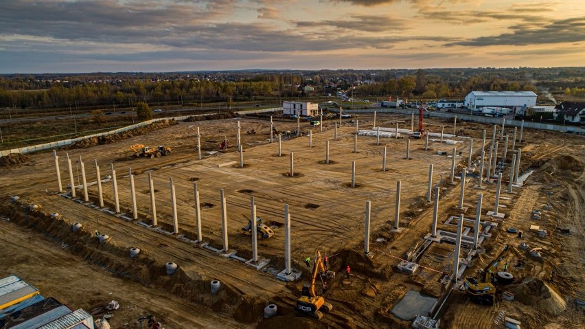 Budowa nowego centrum handlowego w Radomiu. Zobacz, jak powstaje Leroy Merlin [zdjęcia]