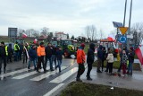 Uwaga kierowcy. Protesty rolników na drodze krajowej numer 73 w Słupi i Szczucinie