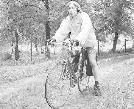 Ponad 80 tys. km na tym rowerze przejechał Jacek Czarniecki podczas kilkunastu dotychczasowych wypraw międzynarodowych. Od kilku lat patronują im "nowiny".