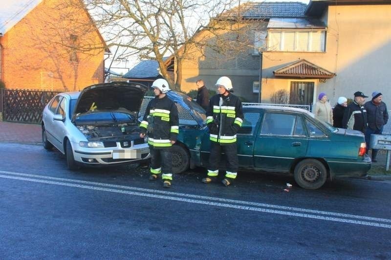 Do zderzenia dwóch samochodów doszło około 8.00 w Radłowie...