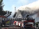 Pożar karczmy Siwy Dym w Łysomicach. Trwa akcja gaśnicza