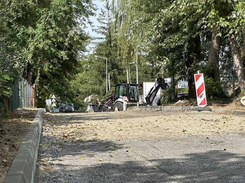 W Tarnobrzegu Rejon Dróg Miejskich zamyka czasowo część remontowanej ulicy Rusinowskiego. Sprawdź, jak dojechać do PSZOK   