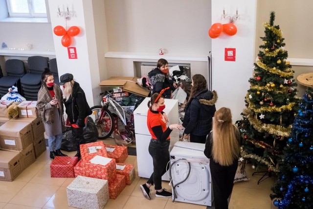 Rekrutacja wolontariuszy do Szlachetnej Paczki i Akademii Przyszłości potrwa jeszcze do końca tygodnia. W województwie kujawsko-pomorskim wciąż brakuje około 400 osób.